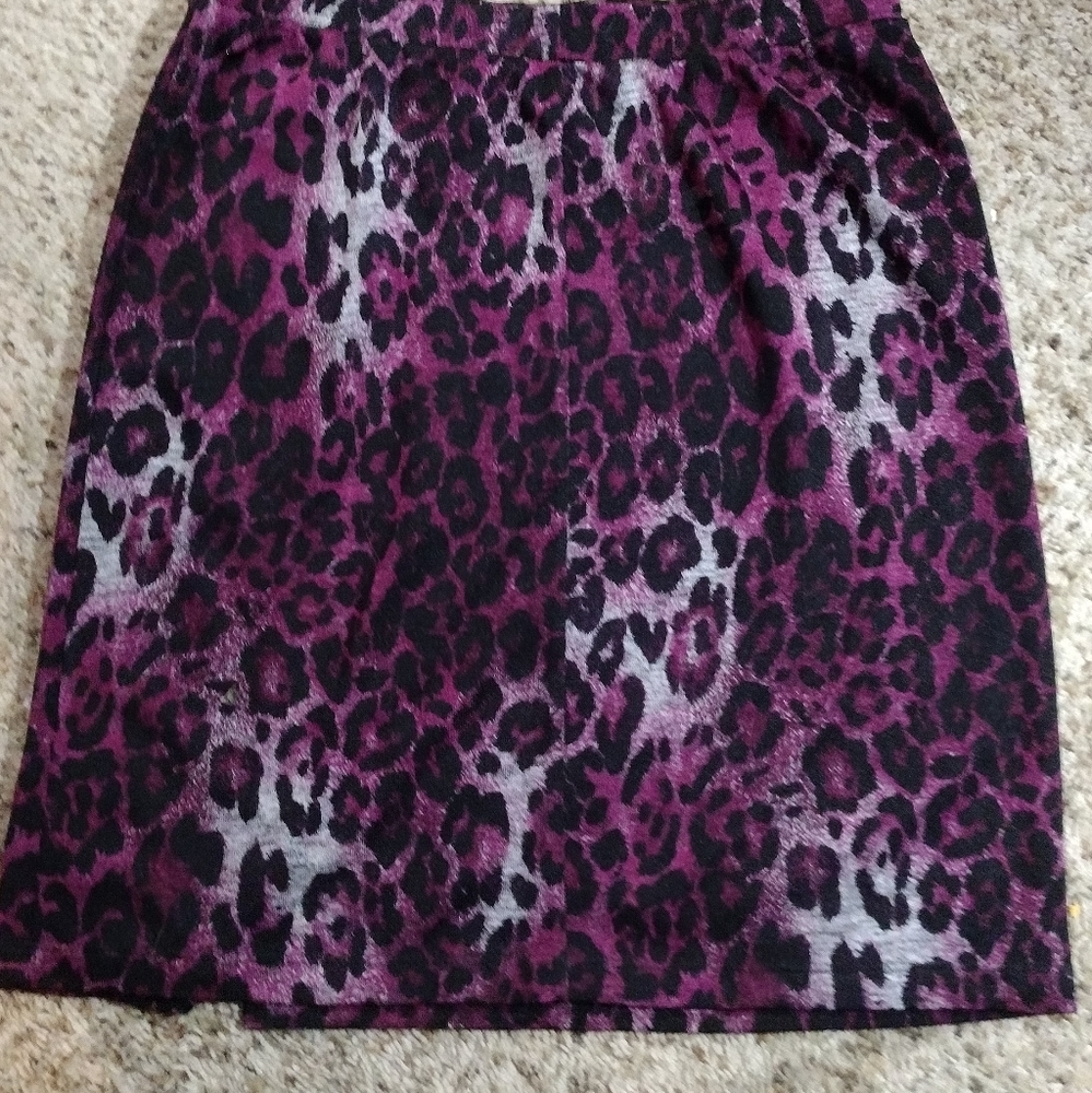 Animal print easy on skirt size M